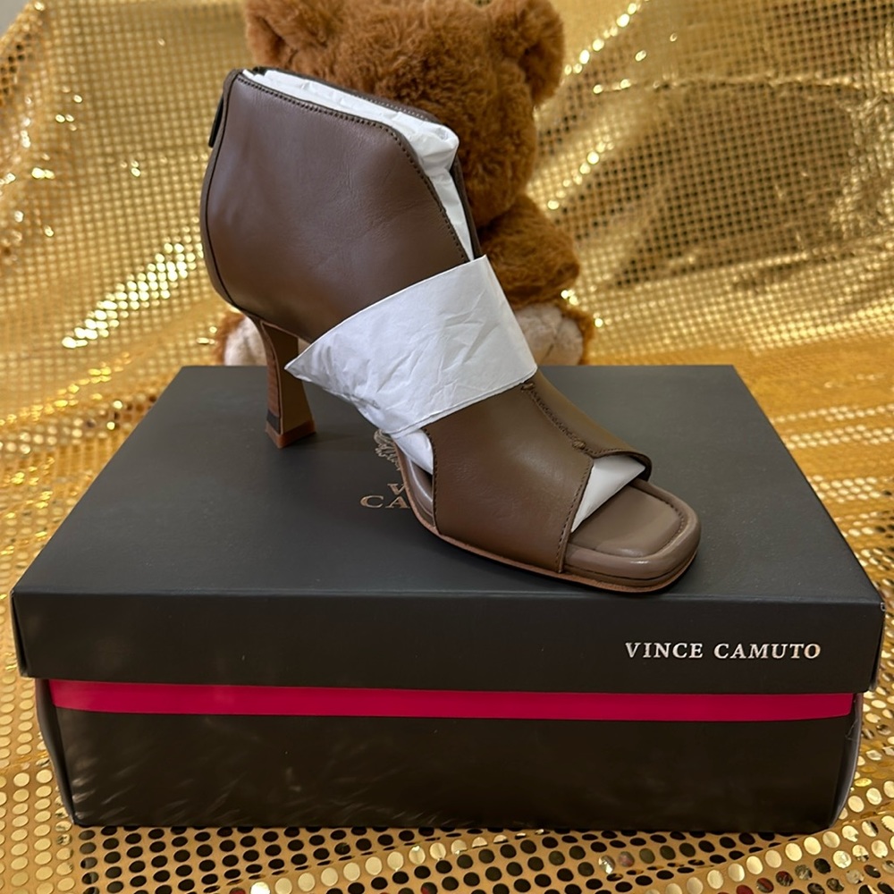 Vince Camuto Tuscan Taupe size 8